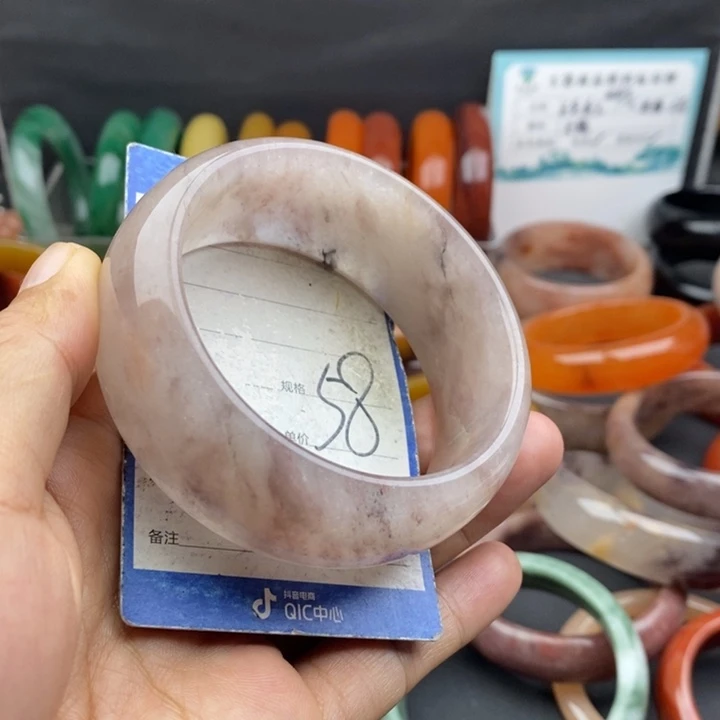 未镶嵌手镯石英质玉
