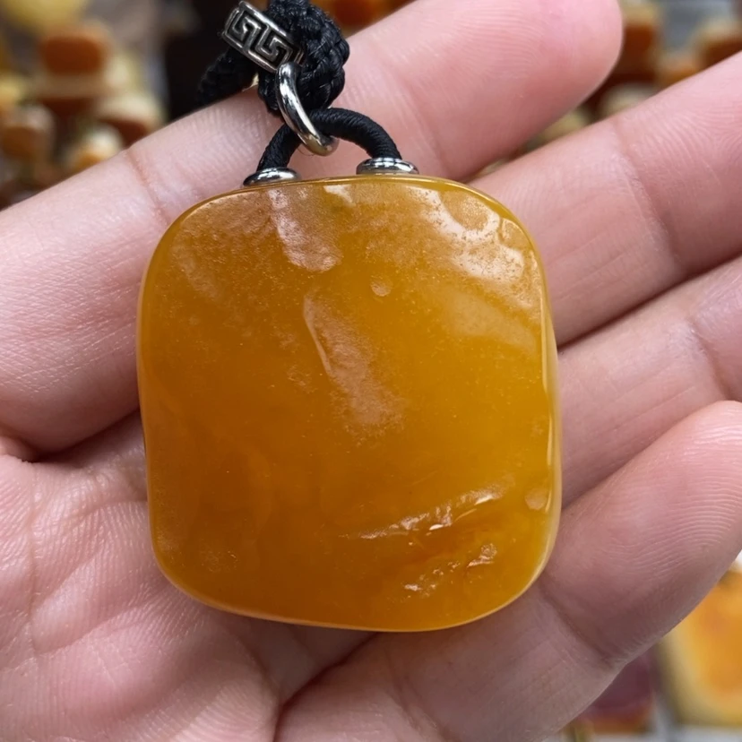 【闪购商品】琥珀颈饰未镶嵌