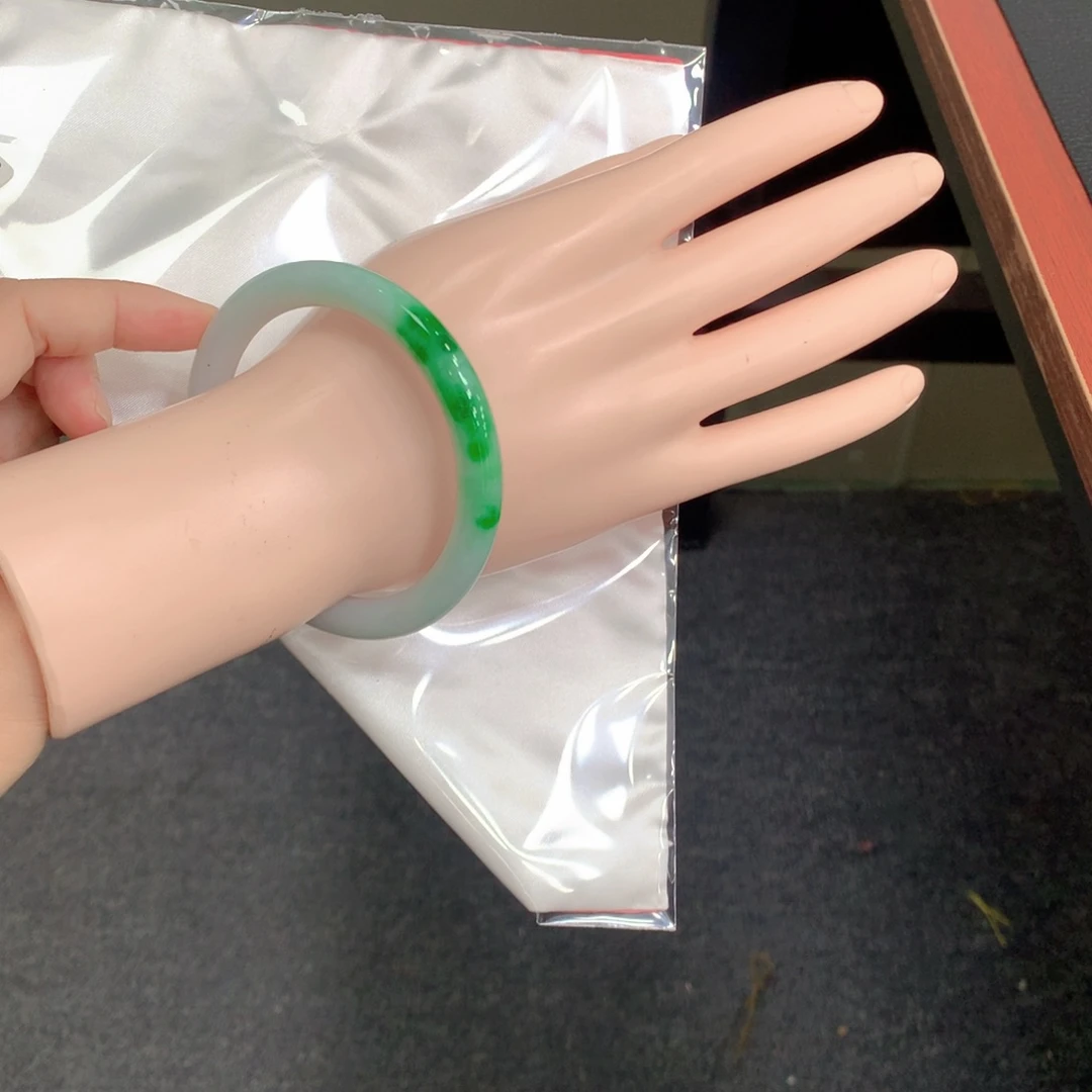 翡翠未镶嵌手镯26