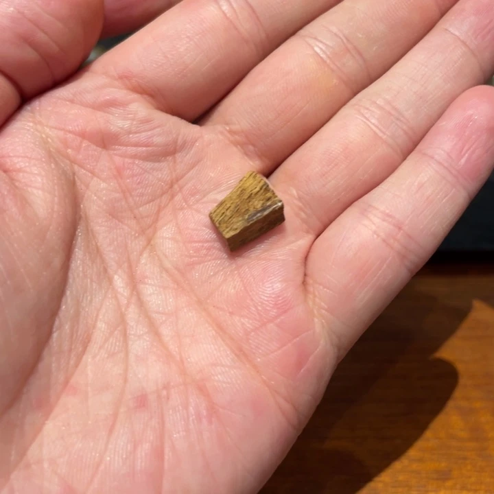 吊坠沉香j****a越南芽庄黄土沉香0.35g