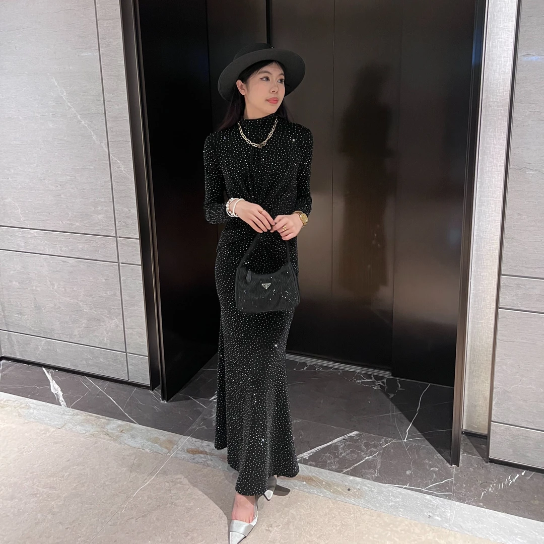 黑色亮片细闪包臀礼服长裙子女秋冬高级感超好看法式小个子连衣裙