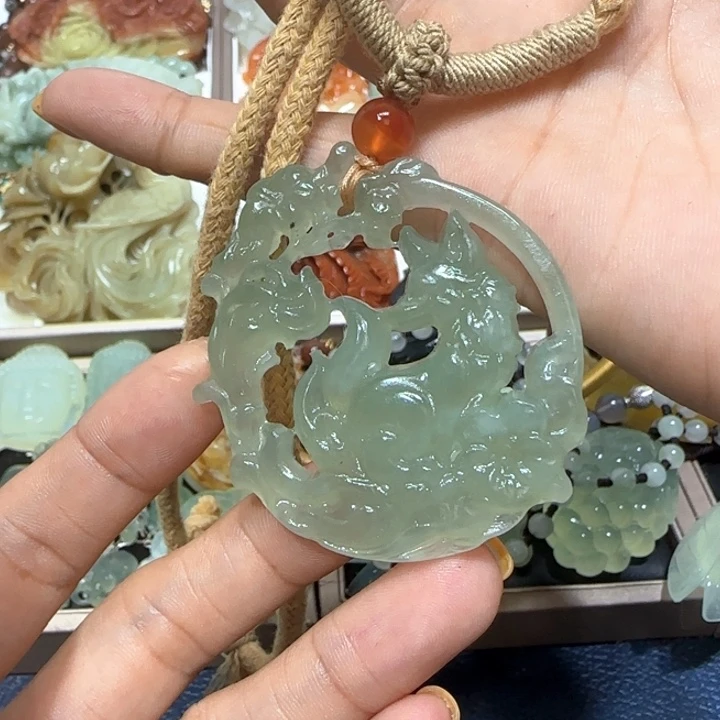 蛇纹石玉未镶嵌吊坠