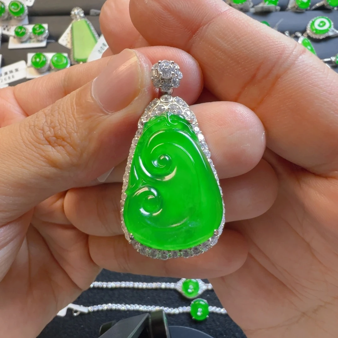 翡翠银S925镶嵌颈饰