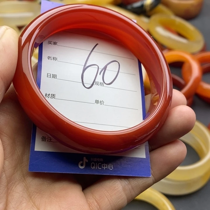 未镶嵌手镯石英质玉