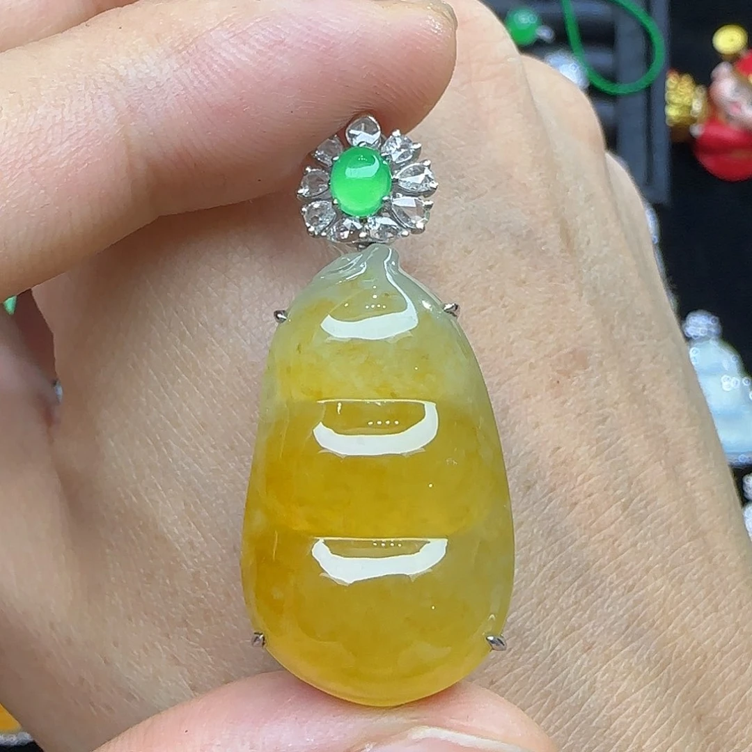 颈饰18K金镶嵌翡翠天然翡翠