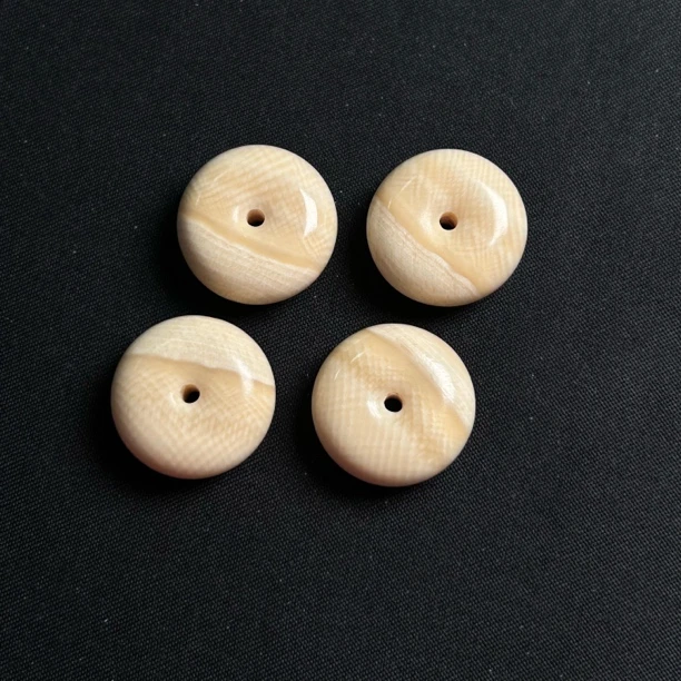PF24 带皮平安扣 只做天然猛犸牙 约珠径18*对孔7+mm