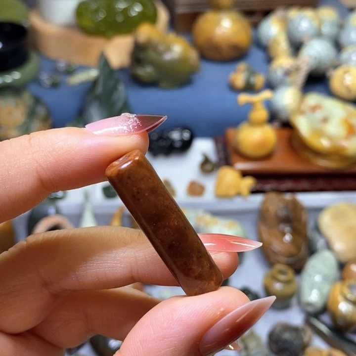 未镶嵌岫岩河磨玉（透闪石质玉）挂件