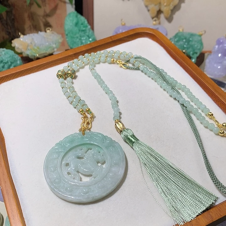 翡翠未镶嵌颈饰翡翠吊坠