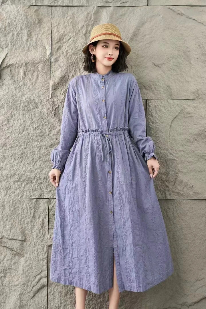 风衣外套女2025秋季新款女装中长款刺绣满绣纯色风衣裙子复古文艺