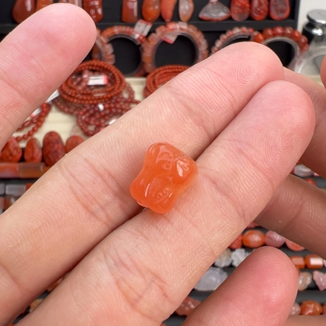 南红玛瑙未镶嵌颈饰白菜