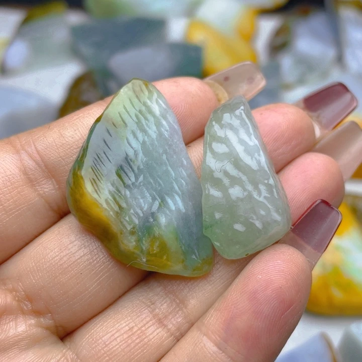 翡翠挂件未镶嵌翡翠