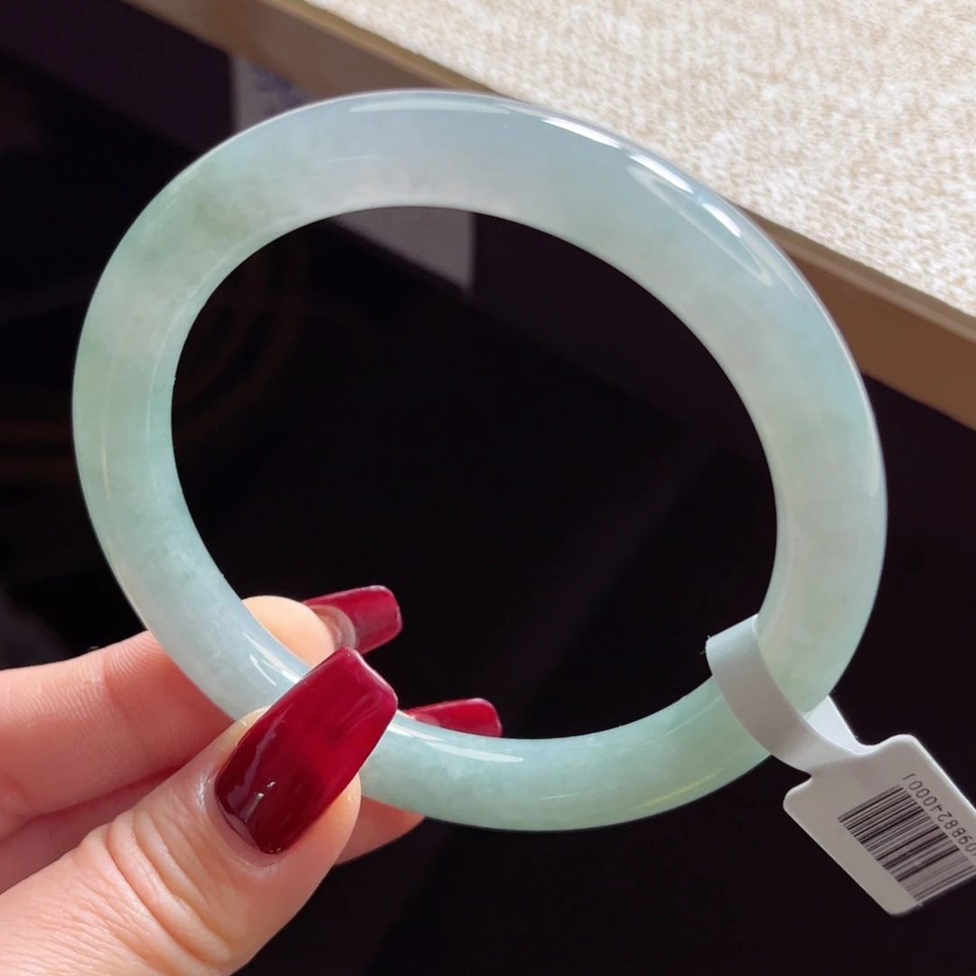 翡翠手镯未镶嵌手镯