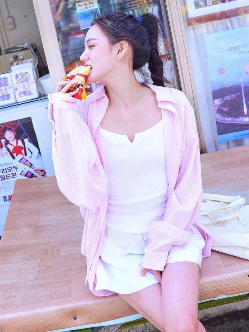 2025秋季新款衬衫长袖上衣女宽松慵懒风条纹衬衣薄款休闲衬衫女