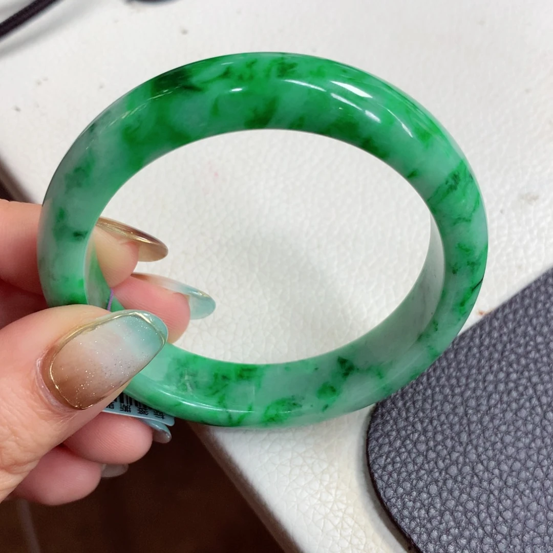 未镶嵌手镯翡翠缅甸