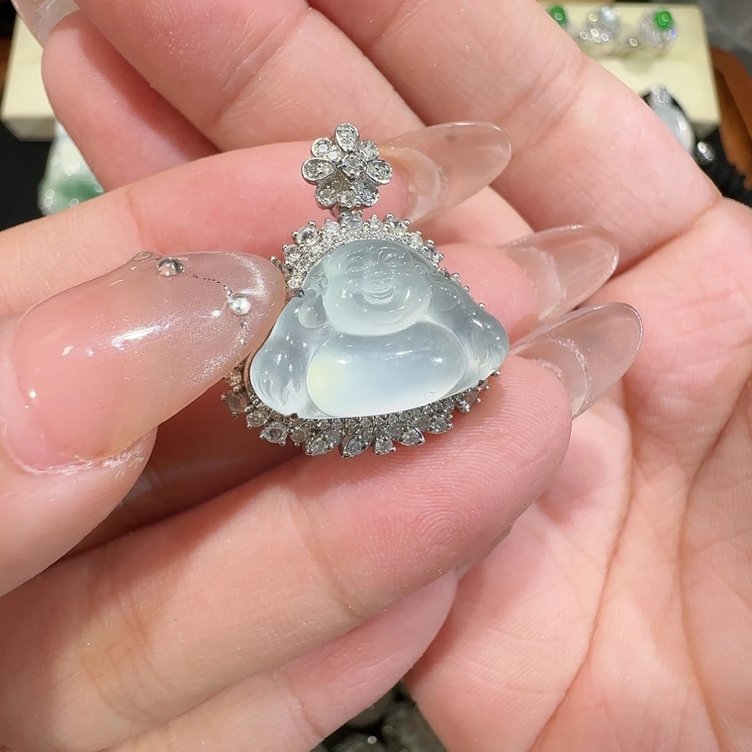 【闪购商品】颈饰18K金镶嵌翡翠