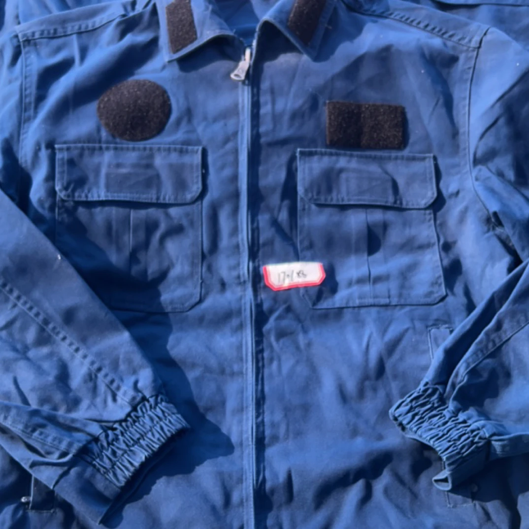 蓝精灵春秋工作服单上衣有磨损有褪色有瑕疵介意勿拍