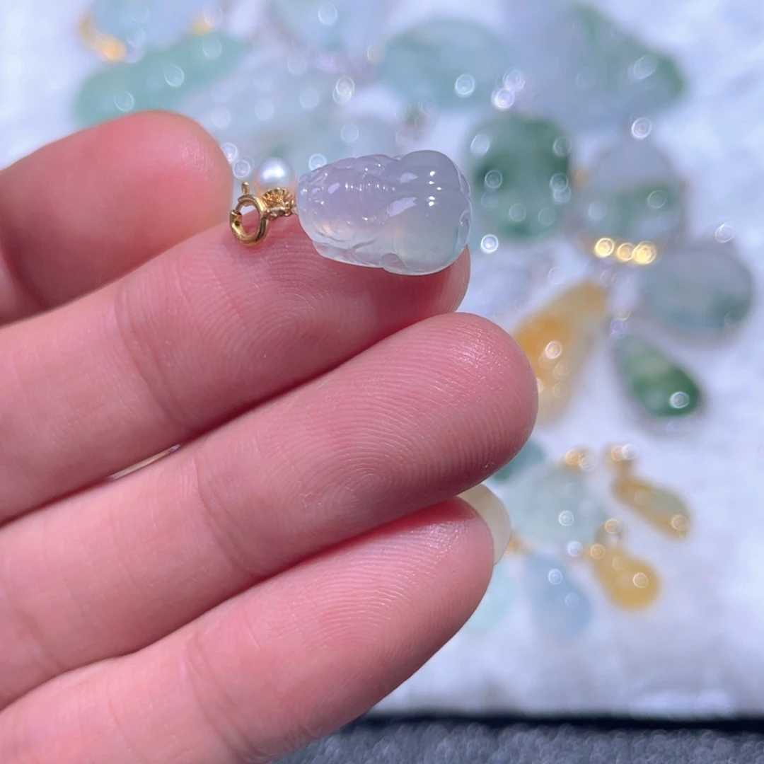 颈饰18K金镶嵌翡翠翡翠