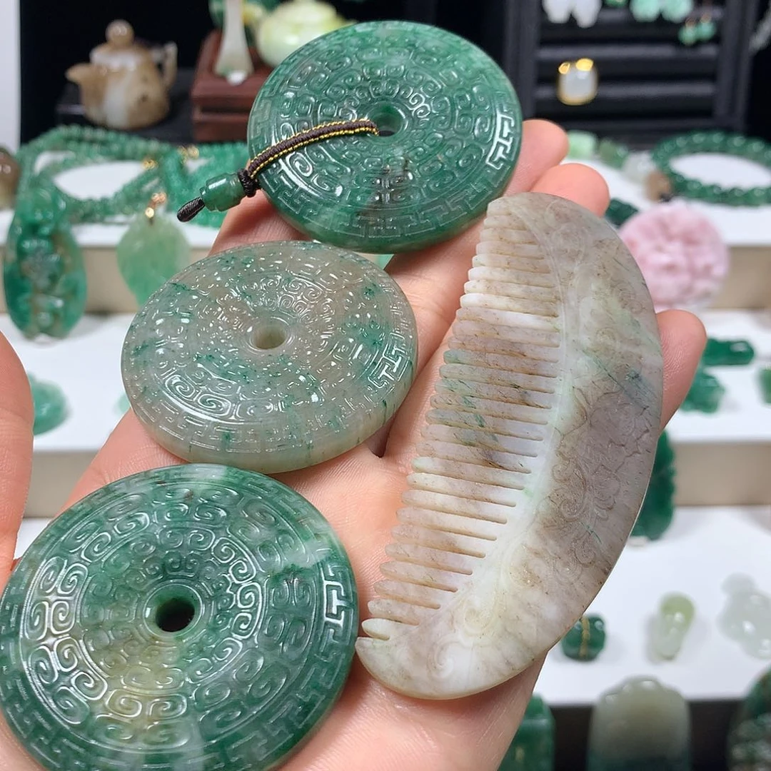 未镶嵌独山玉颈饰