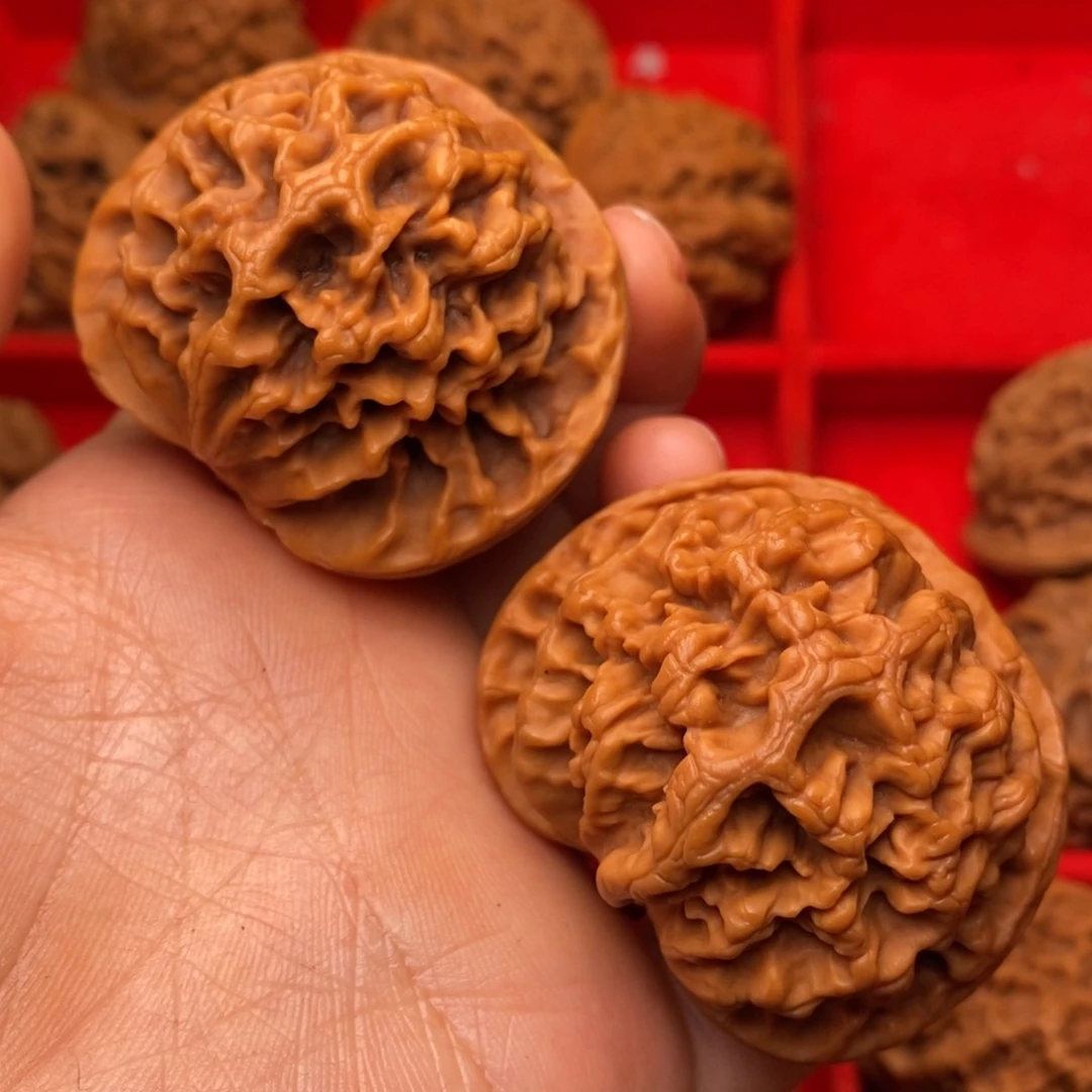 文玩核桃吊坠秦岭野生核桃