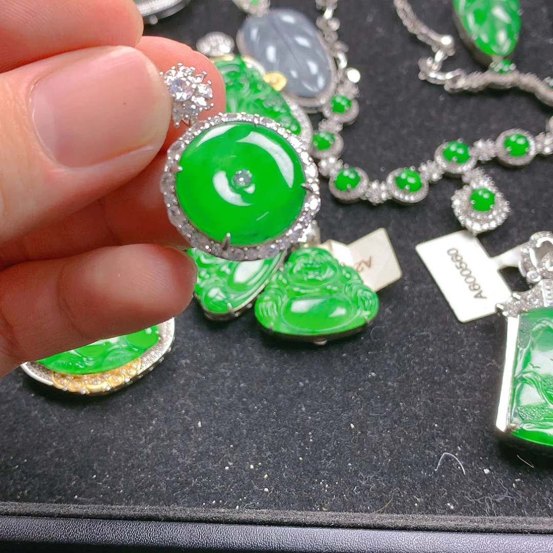 颈饰银S925镶嵌翡翠