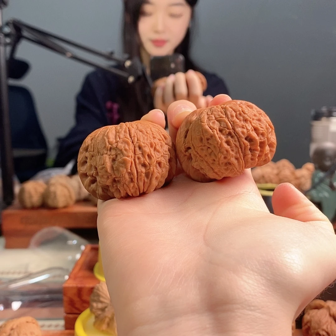 吊坠文玩核桃B**n血麒麟