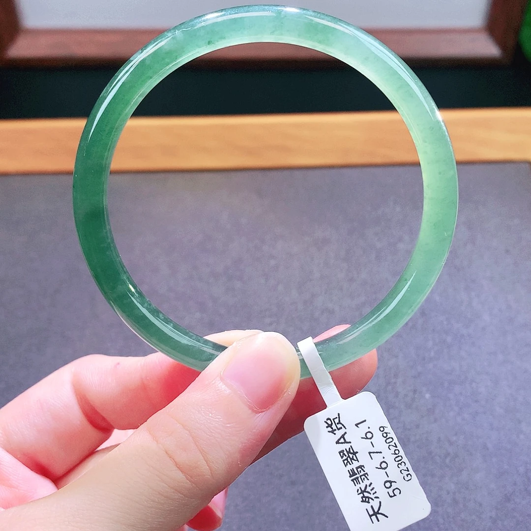 未镶嵌手镯翡翠天然翡翠