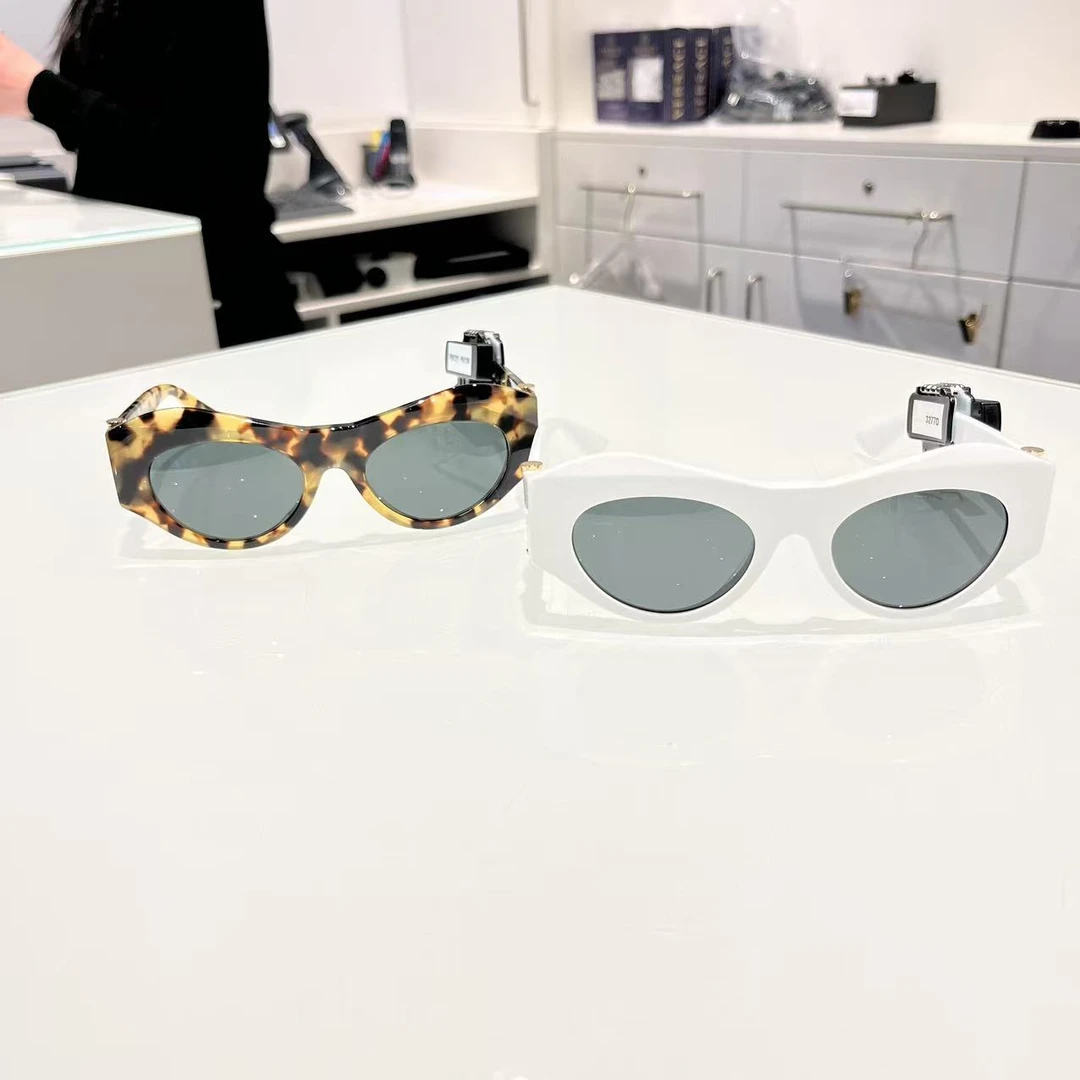 未使用 VERSACE/范思哲 饰品美杜莎猫眼墨镜太阳镜多色