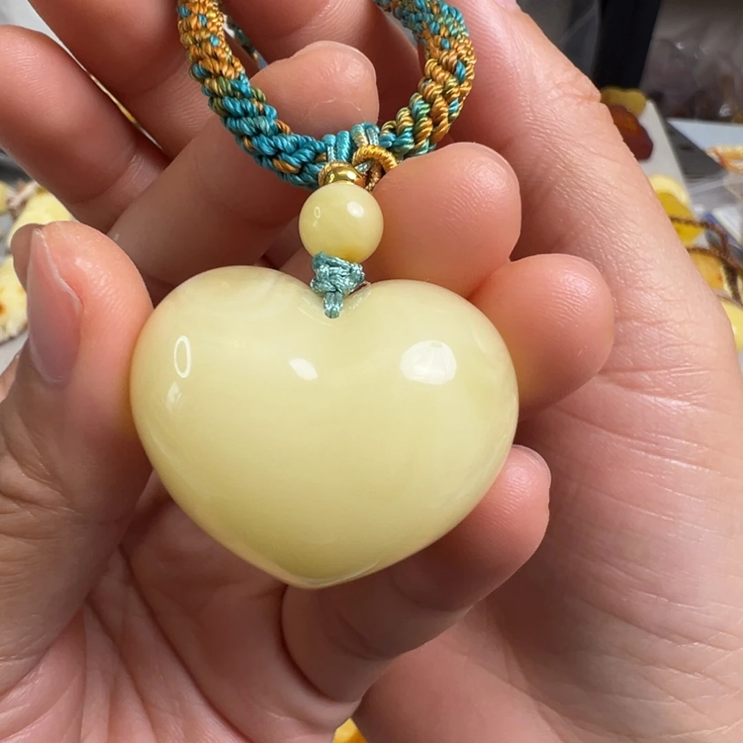 青***儿蜜蜡未镶嵌裸石蜜蜡