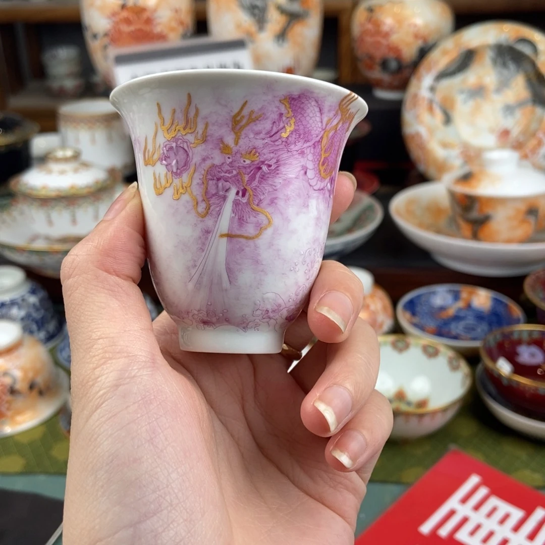 陶瓷的设计师是一个人