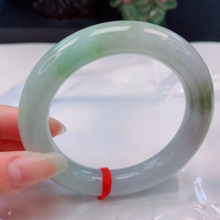 未镶嵌手镯（圆镯）翡翠