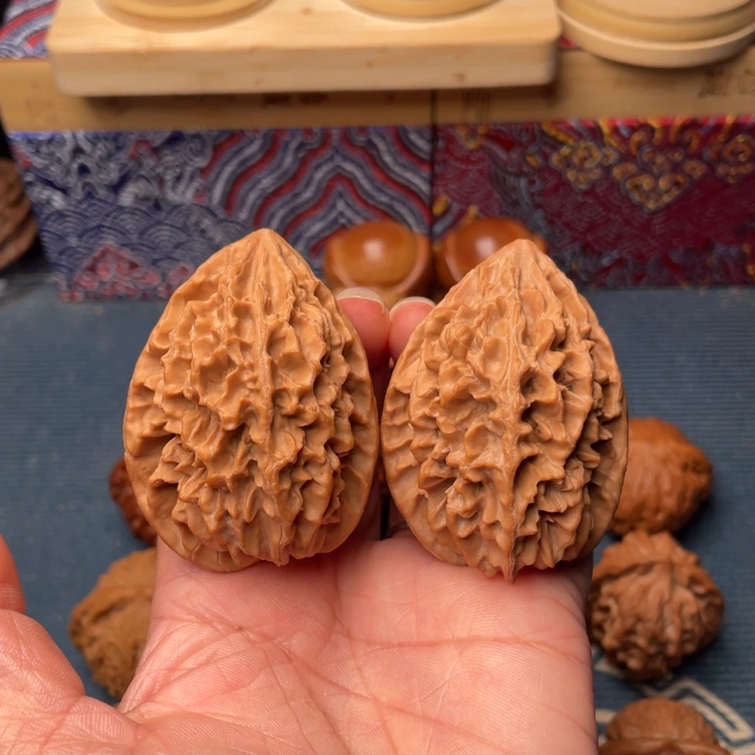 文玩核桃吊坠42+招财鼠