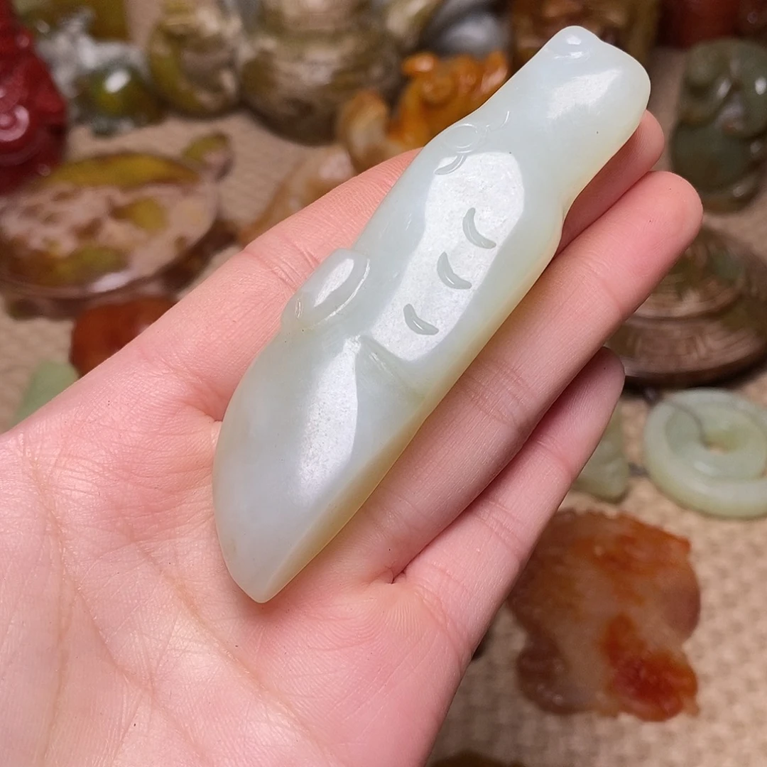 蛇纹石玉未镶嵌颈饰