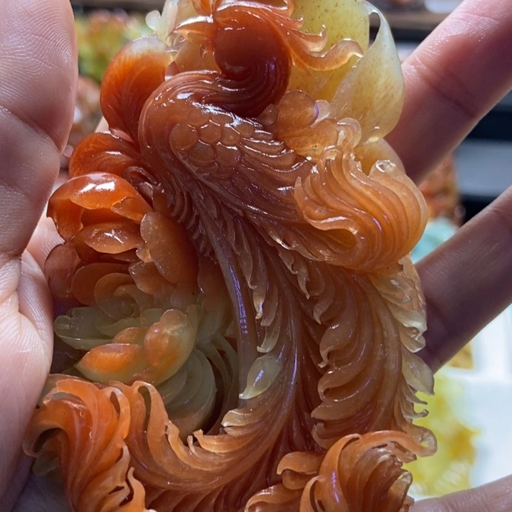 心***佛蛇纹石玉未镶嵌颈饰