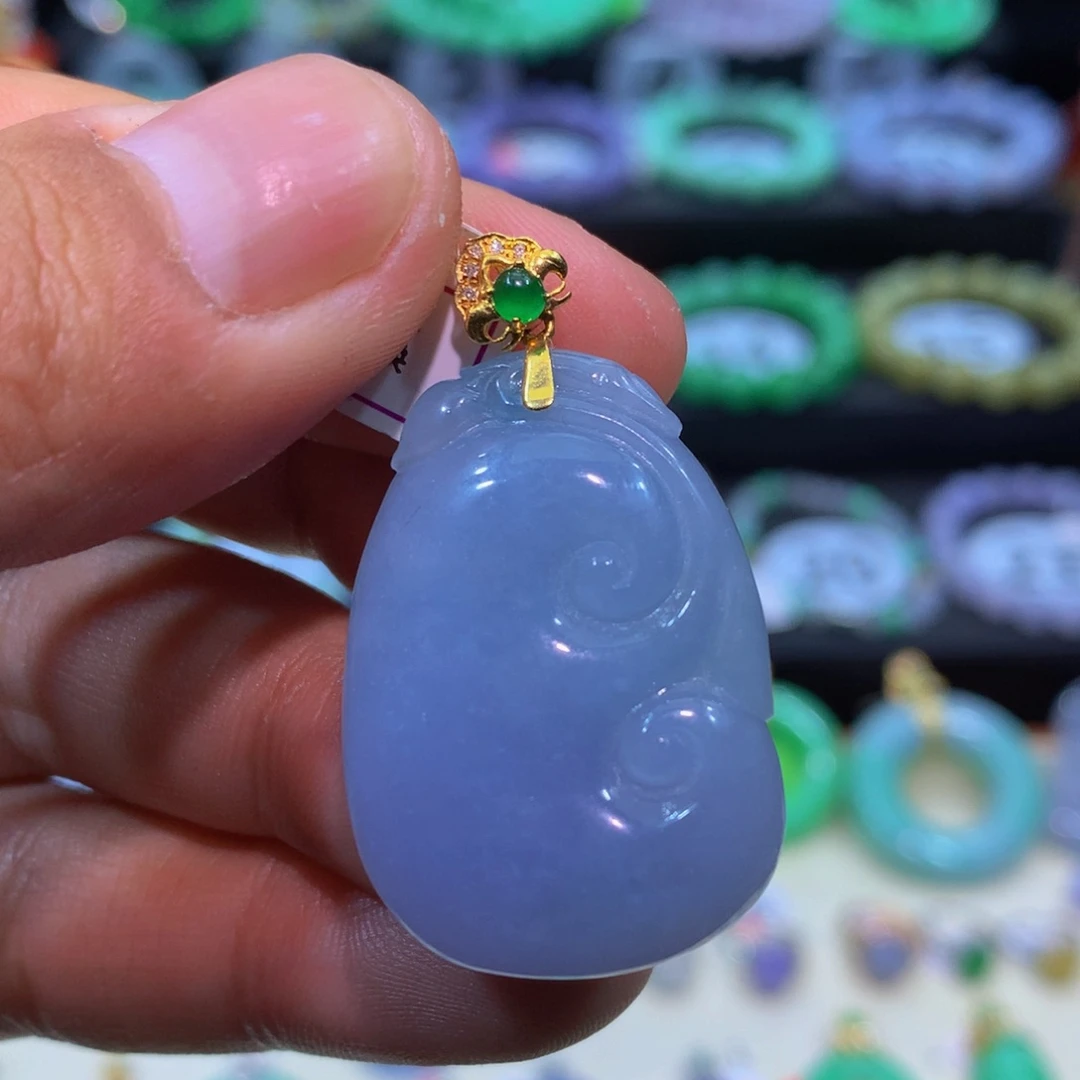 翡翠18K金镶嵌颈饰