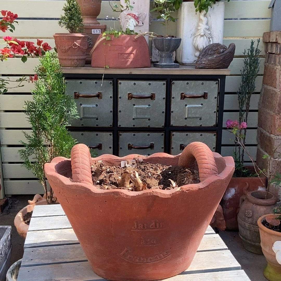 提篮花盆长30宽20高18手压痕迹或者瑕疵特价