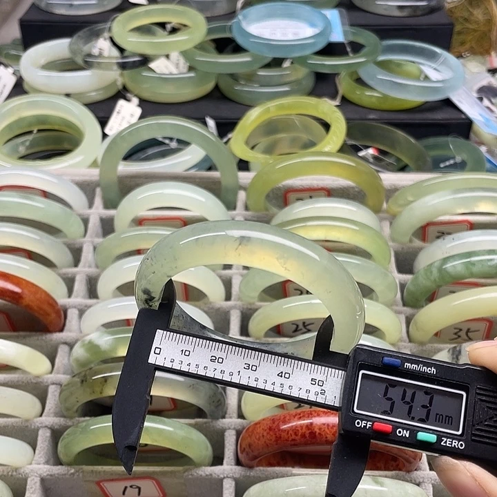 未镶嵌蛇纹石玉手镯19