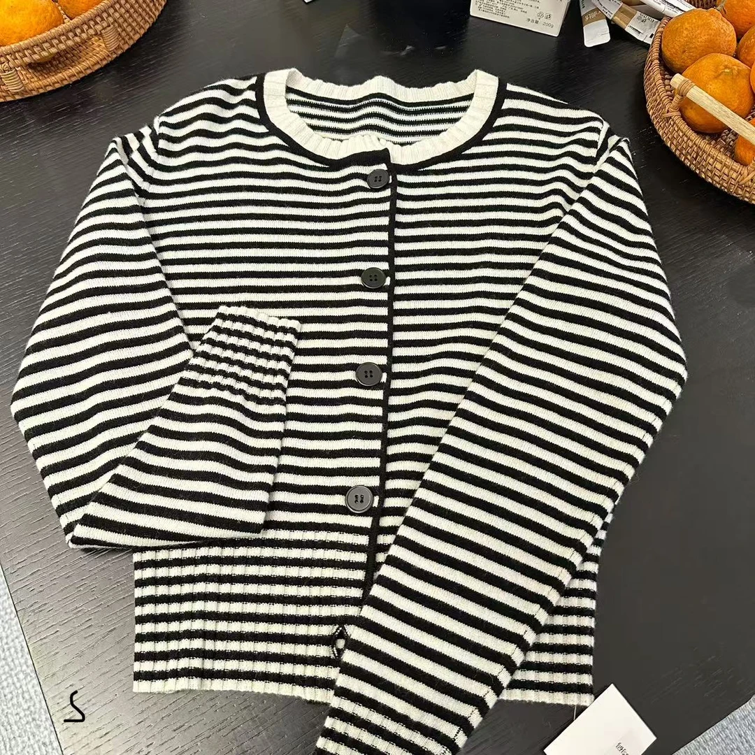 新款时尚针织衫 YT2230