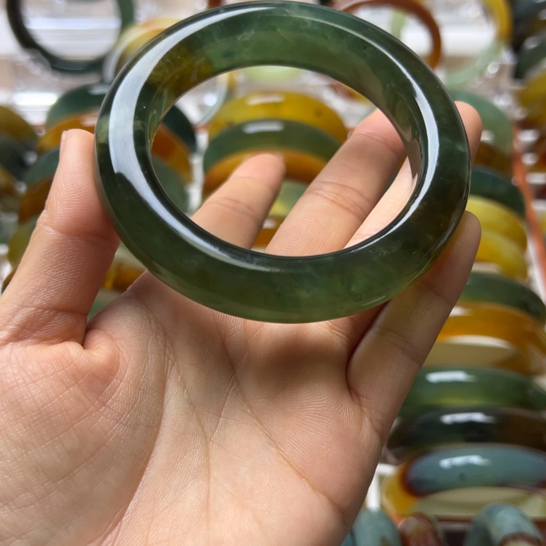 蛇纹石玉未镶嵌手镯