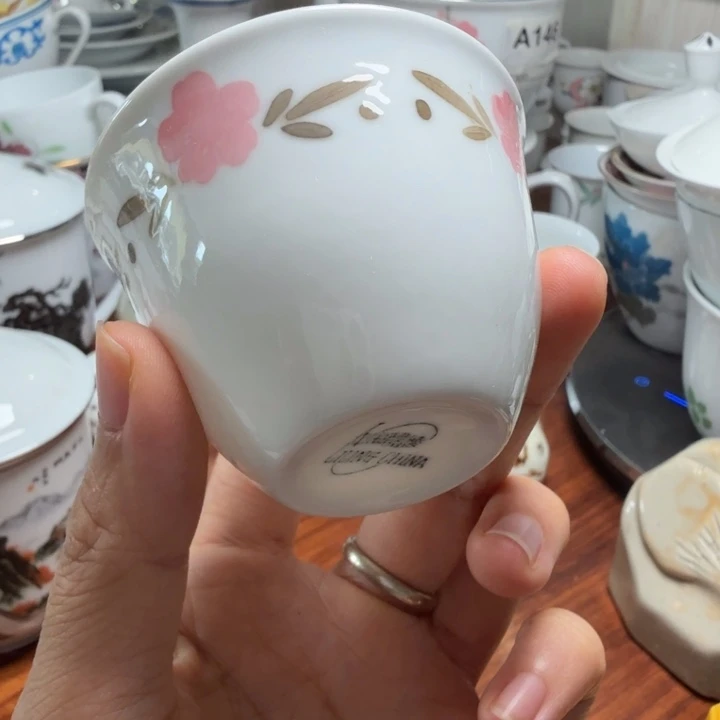 醴陵手绘红海棠小杯大球泥微瑕
