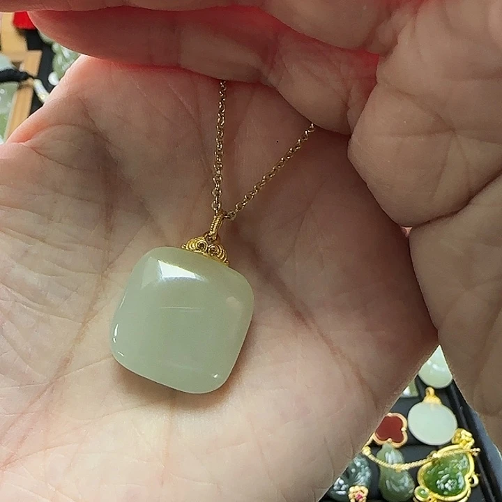 吊坠(赠链)银S925镶嵌和田玉