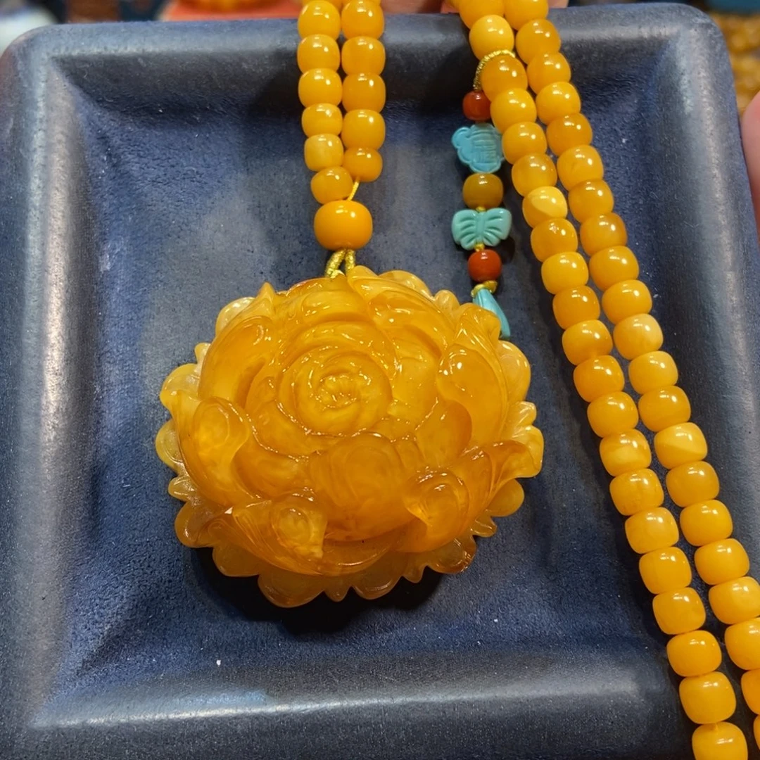 琥珀未镶嵌颈饰蜜蜡