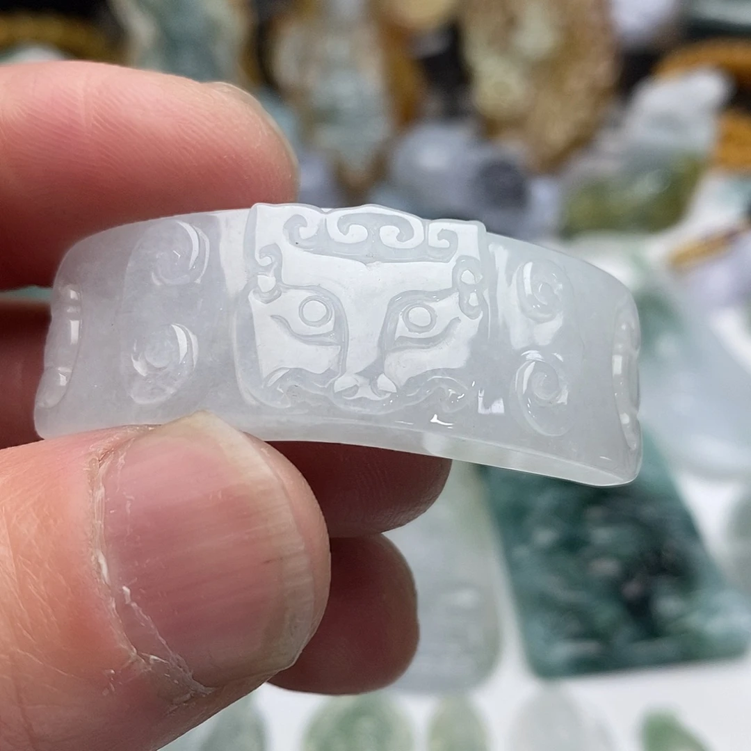 翡翠未镶嵌颈饰仿古神兽手牌