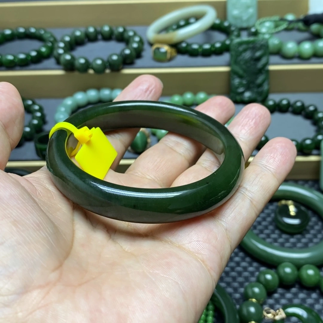 海****和田玉（碧玉）手镯未镶嵌