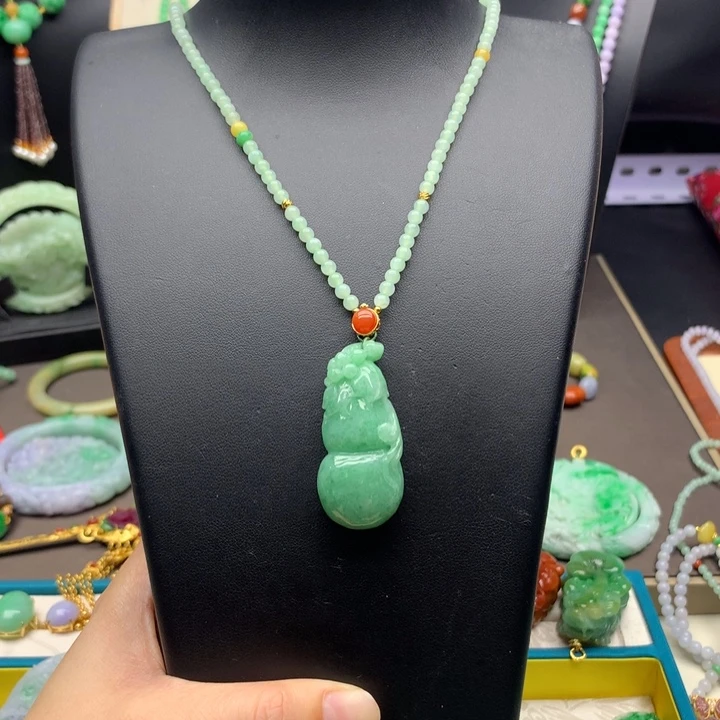 翡翠未镶嵌颈饰翡翠葫芦