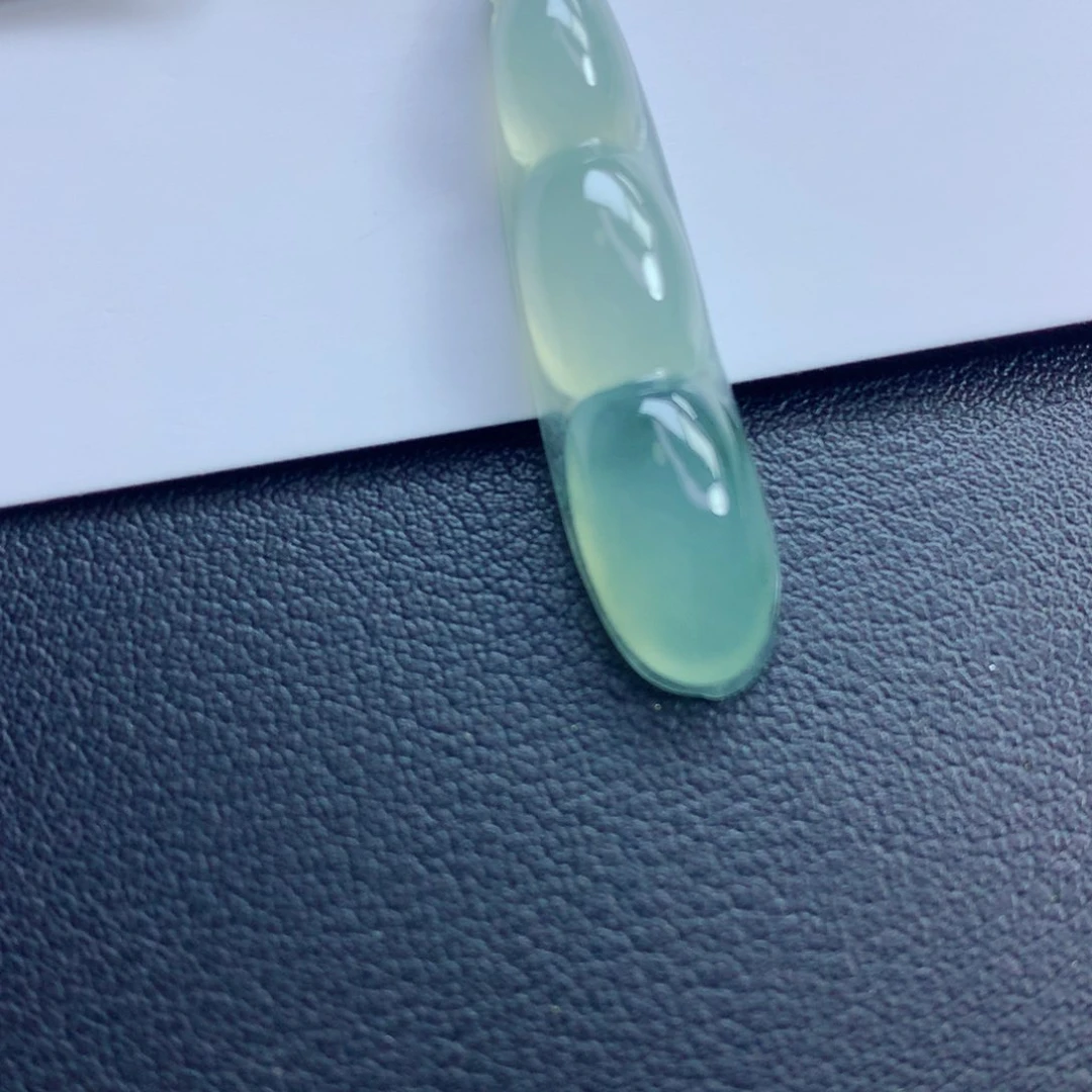 翡翠颈饰未镶嵌福豆