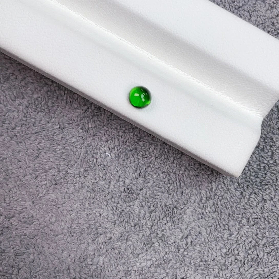 透辉石裸石未镶嵌0.73Ct。