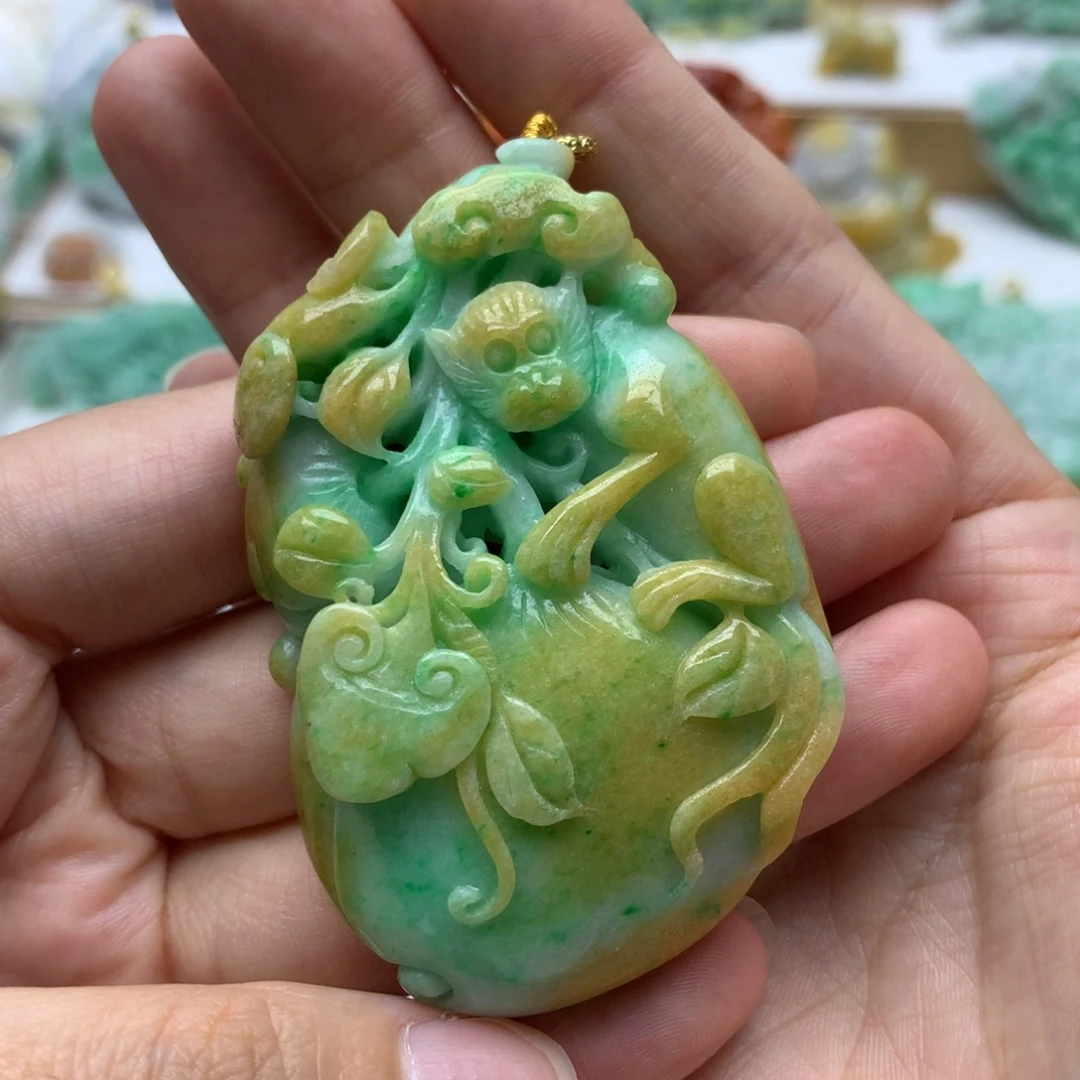 翡翠未镶嵌颈饰翡翠