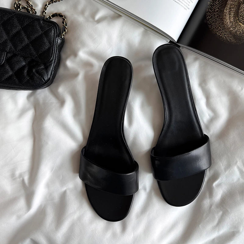 靠谱。【通勤气质】新款舒适真皮一字小高跟拖鞋KP250445