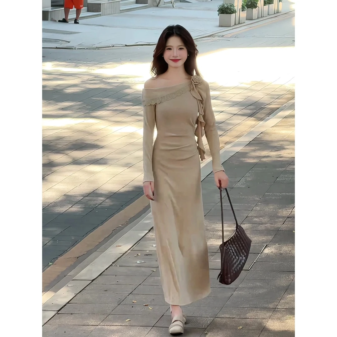 小众设计感斜肩木耳边飘带连衣裙女2025秋季新款法式收腰显瘦长裙