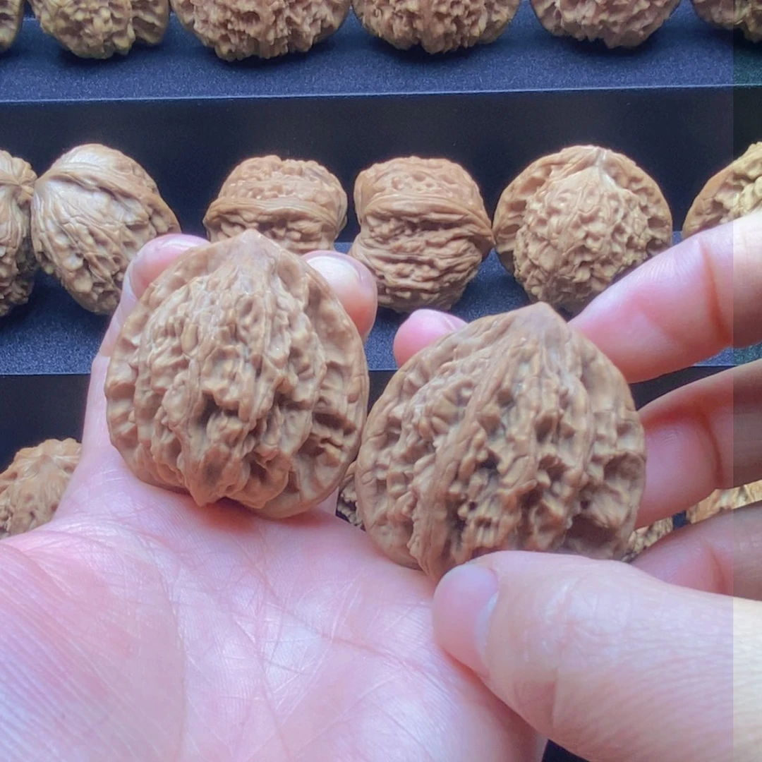 把件文玩核桃麦穗虎头